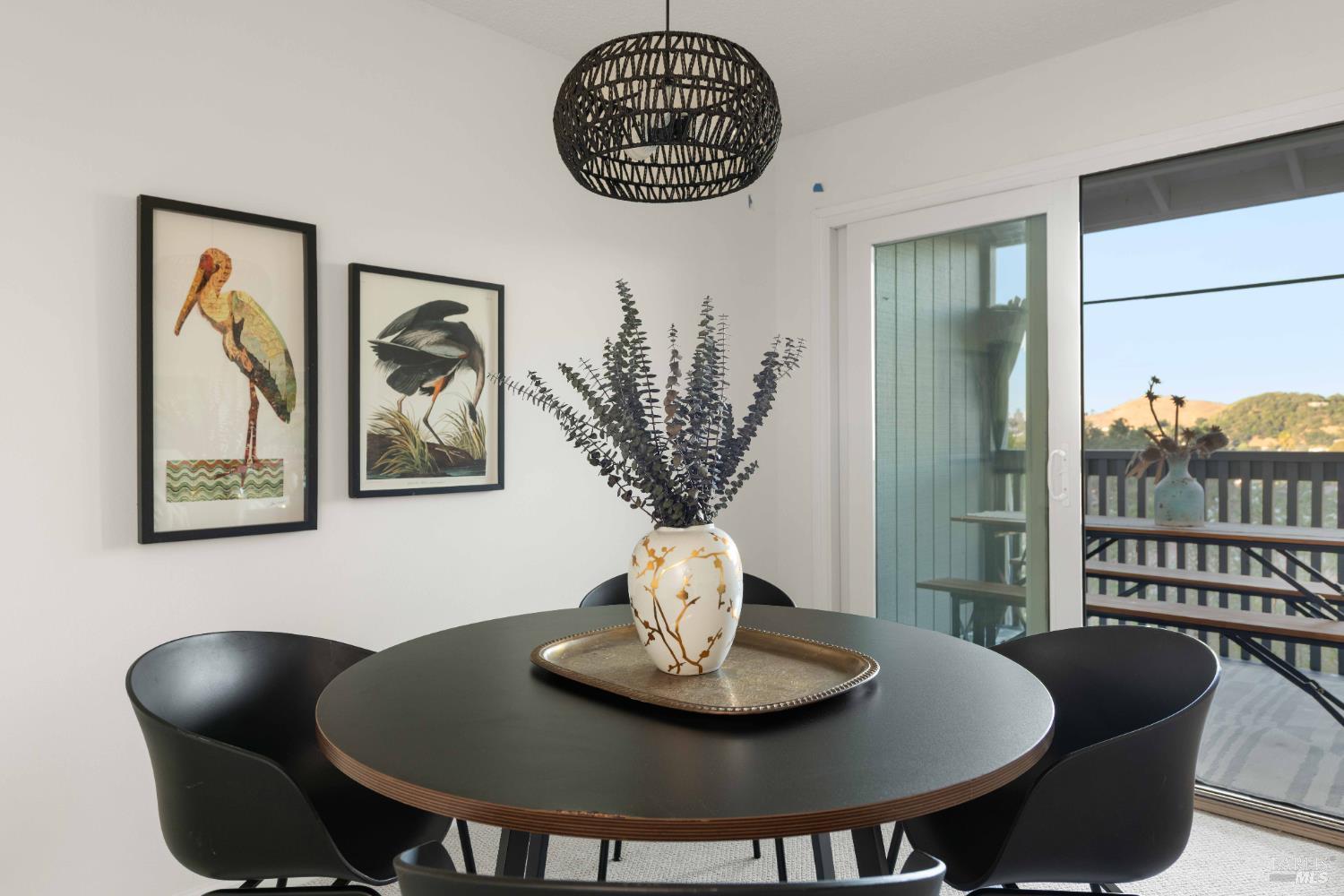 Detail Gallery Image 8 of 34 For 125 Sylvia Way, San Rafael,  CA 94903 - 3 Beds | 2/1 Baths