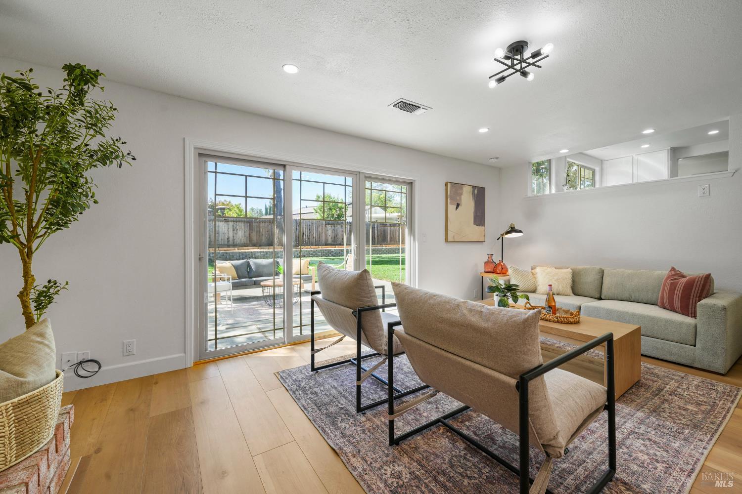 Detail Gallery Image 24 of 56 For 118 Salinas Dr, Vacaville,  CA 95688 - 4 Beds | 2/1 Baths