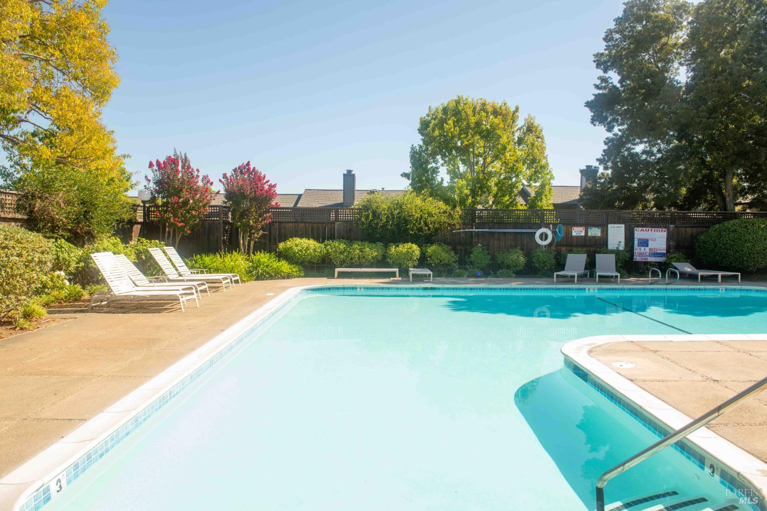 Detail Gallery Image 32 of 34 For 125 Sylvia Way, San Rafael,  CA 94903 - 3 Beds | 2/1 Baths