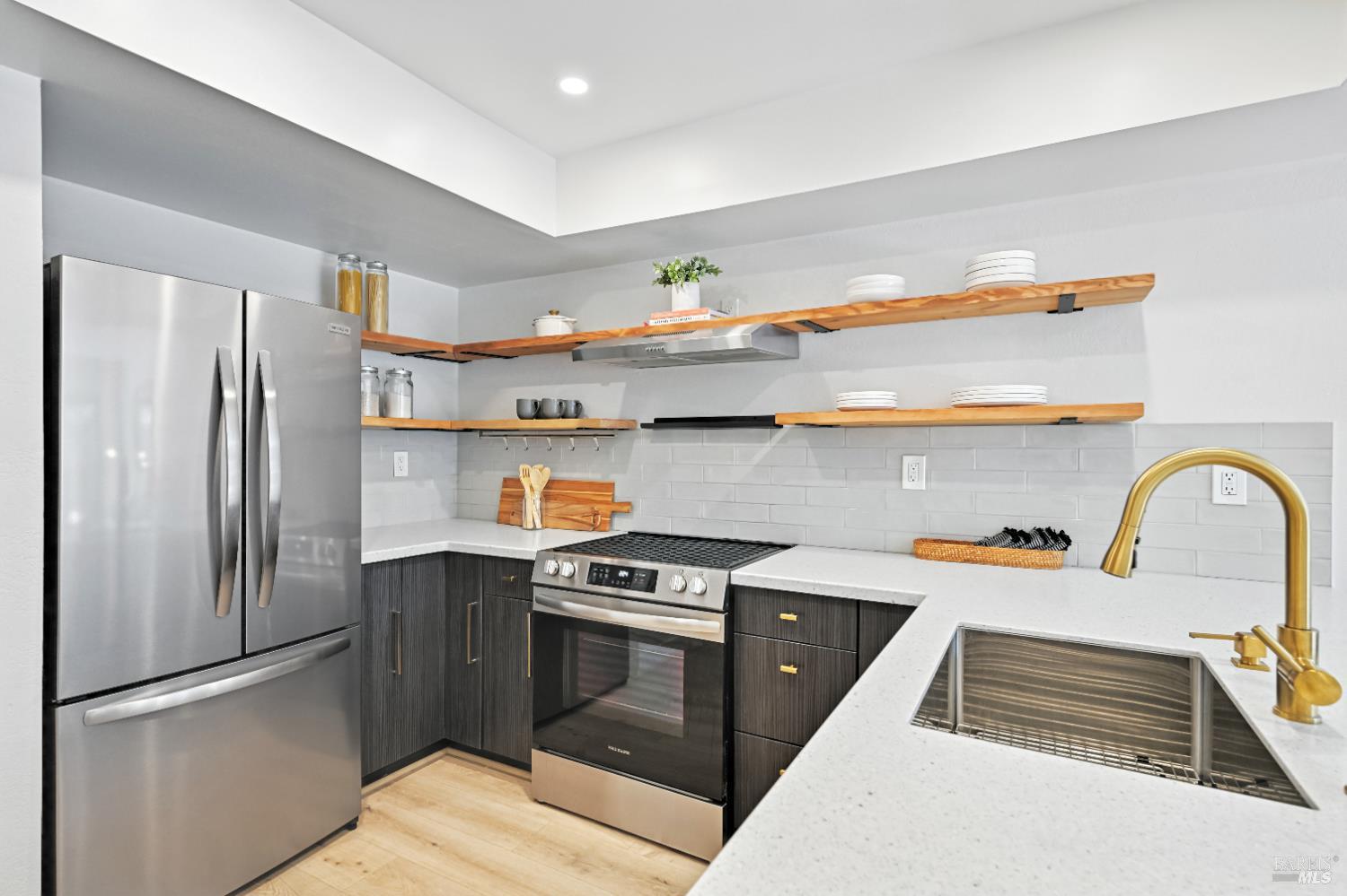 Detail Gallery Image 13 of 38 For 409 North St #7,  Healdsburg,  CA 95448 - 2 Beds | 1/1 Baths