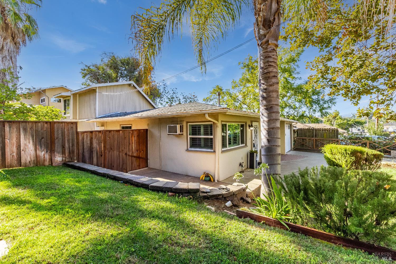 Detail Gallery Image 13 of 63 For 30 Goree Ct, Martinez,  CA 94553 - 3 Beds | 2 Baths