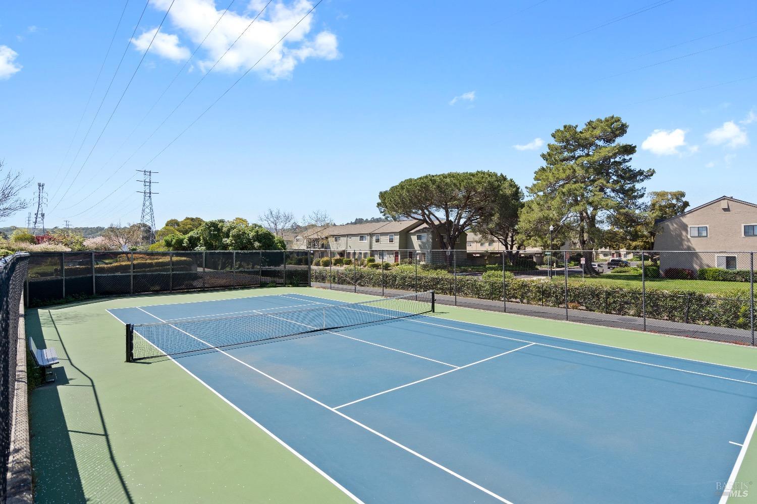 Detail Gallery Image 48 of 54 For 55 Dowitcher Way, San Rafael,  CA 94901 - 3 Beds | 2/1 Baths
