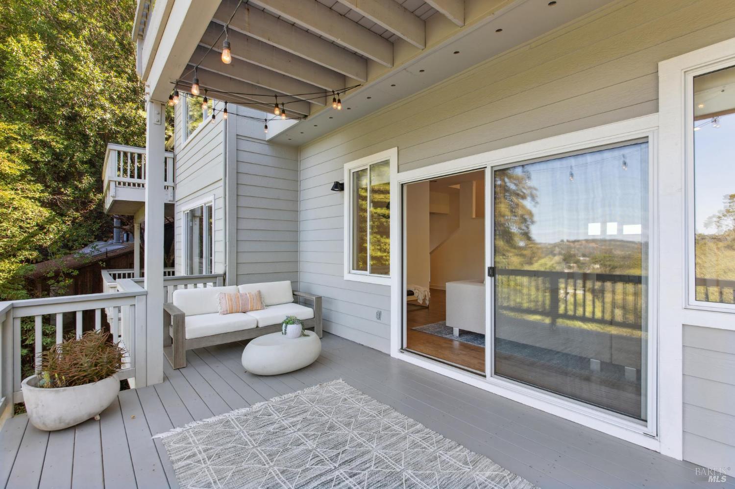 Detail Gallery Image 17 of 63 For 70 Madrone Park Cir, Mill Valley,  CA 94941 - 4 Beds | 2/1 Baths