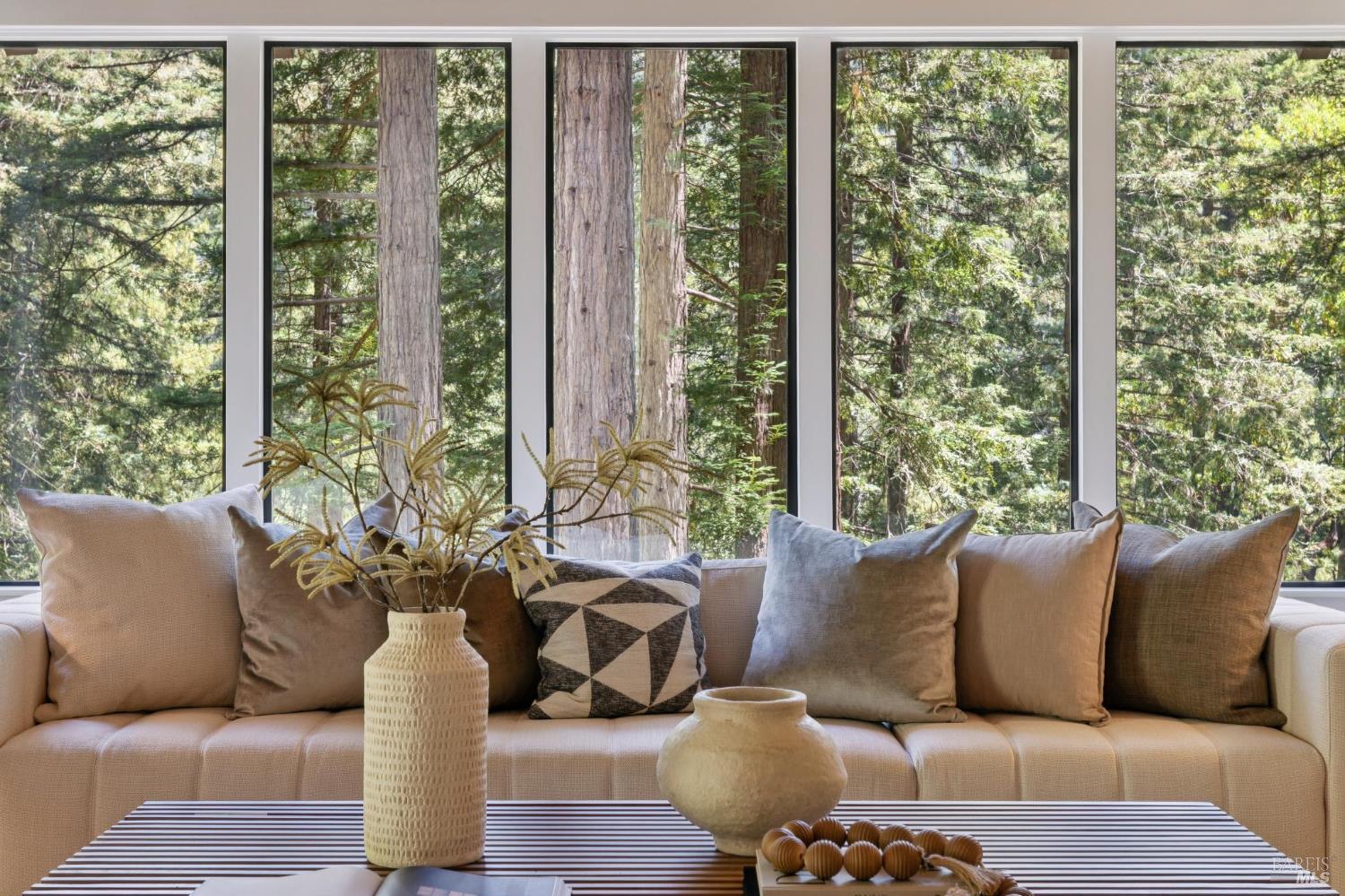 Detail Gallery Image 11 of 91 For 28 Marsh Dr, Mill Valley,  CA 94941 - 6 Beds | 4/1 Baths