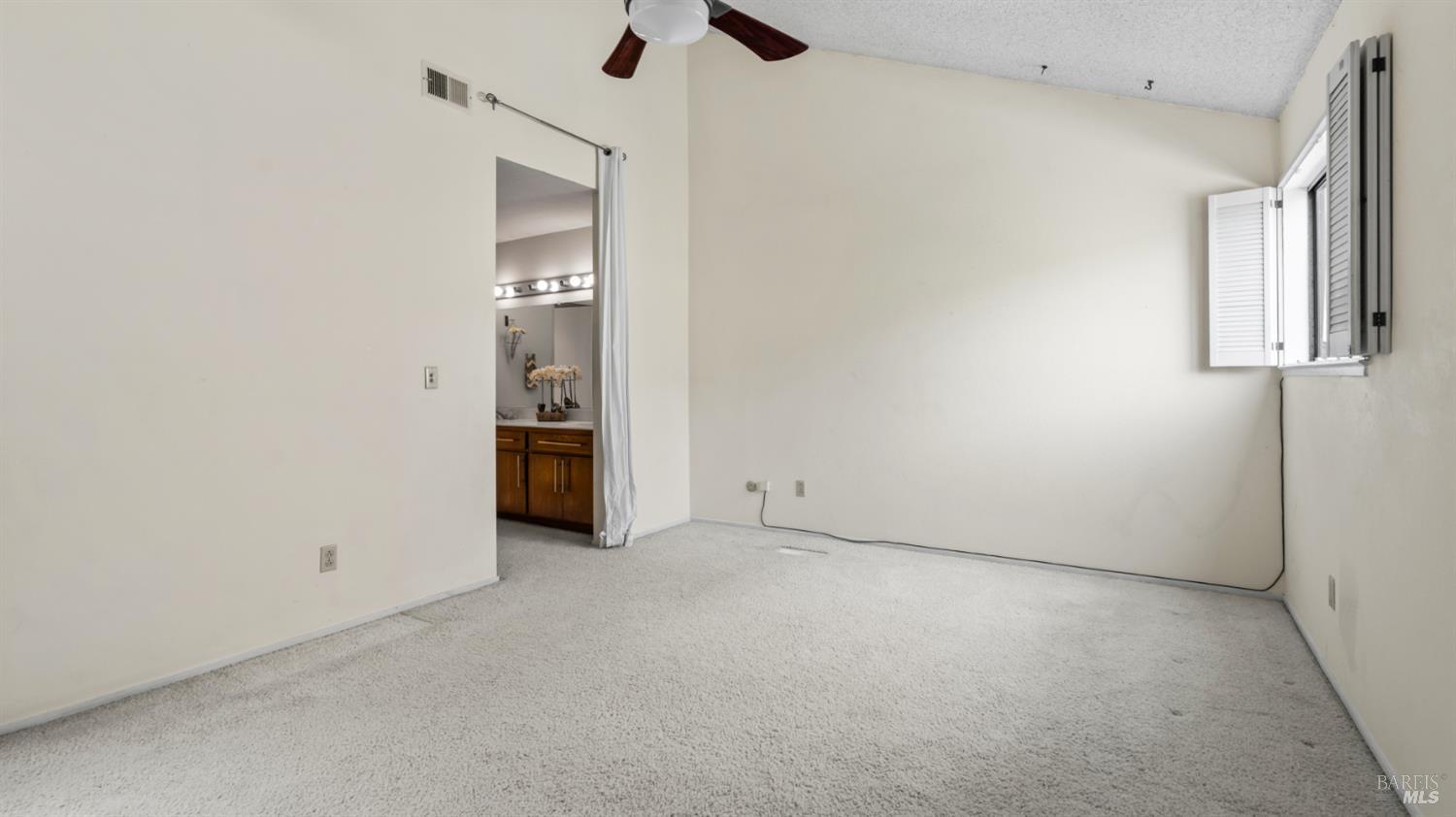 Detail Gallery Image 28 of 41 For 16 Elegant Tern Rd, Novato,  CA 94949 - 3 Beds | 2/1 Baths