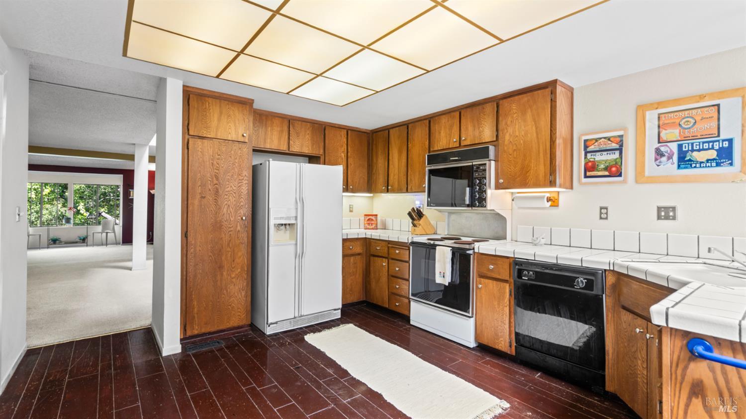 Detail Gallery Image 10 of 41 For 16 Elegant Tern Rd, Novato,  CA 94949 - 3 Beds | 2/1 Baths
