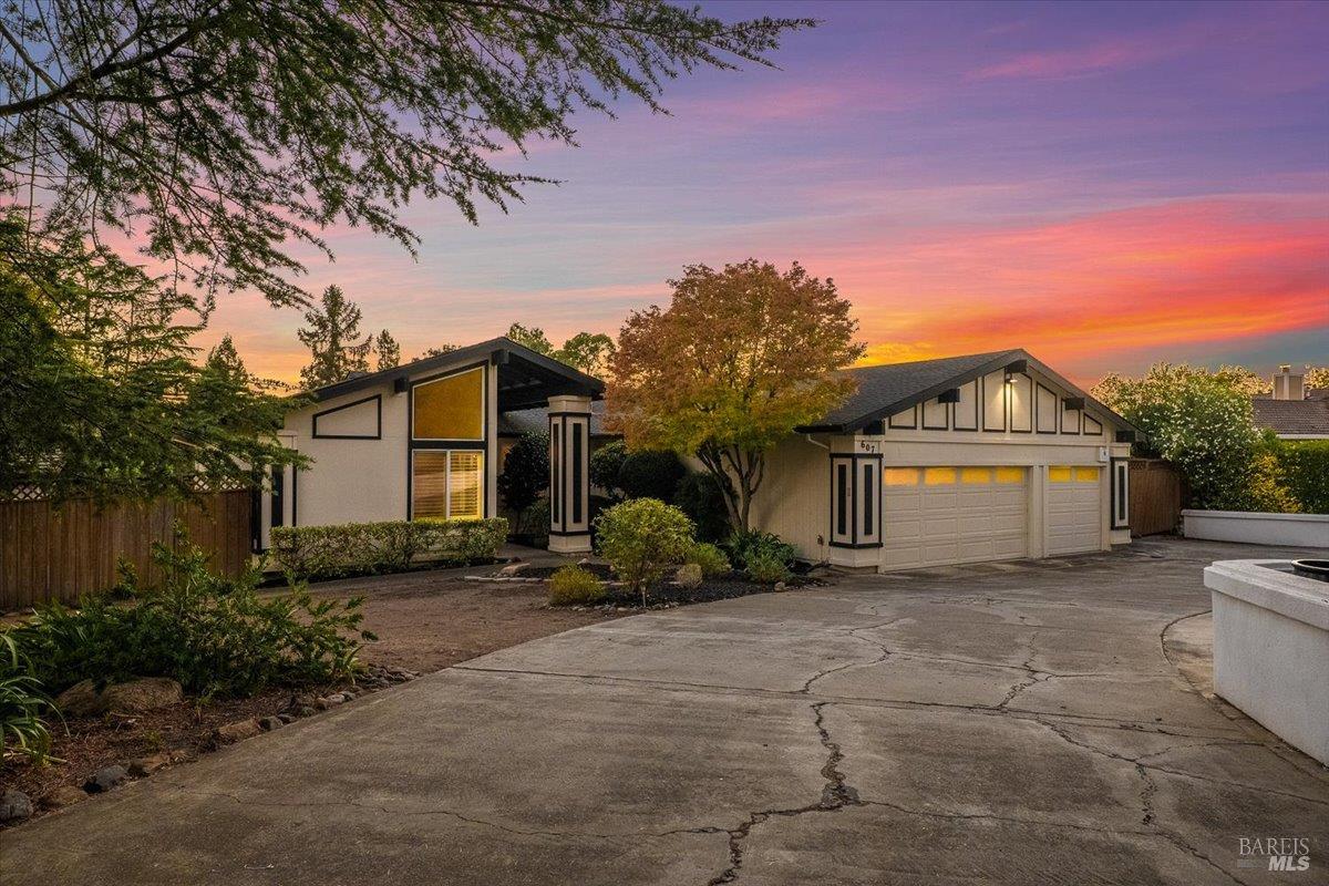Detail Gallery Image 60 of 60 For 607 Scotland Dr, Santa Rosa,  CA 95409 - 3 Beds | 2/1 Baths