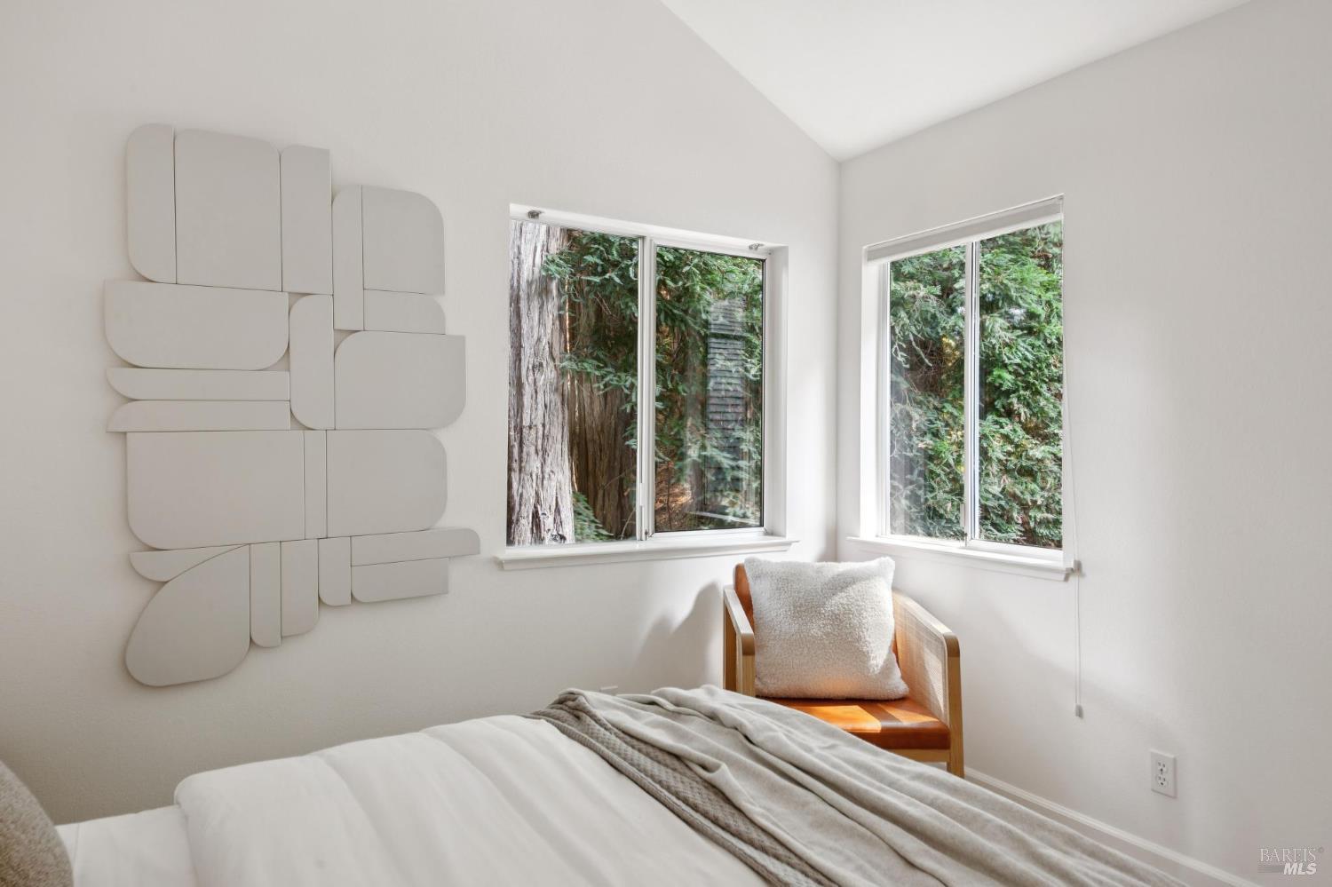 Detail Gallery Image 55 of 63 For 70 Madrone Park Cir, Mill Valley,  CA 94941 - 4 Beds | 2/1 Baths