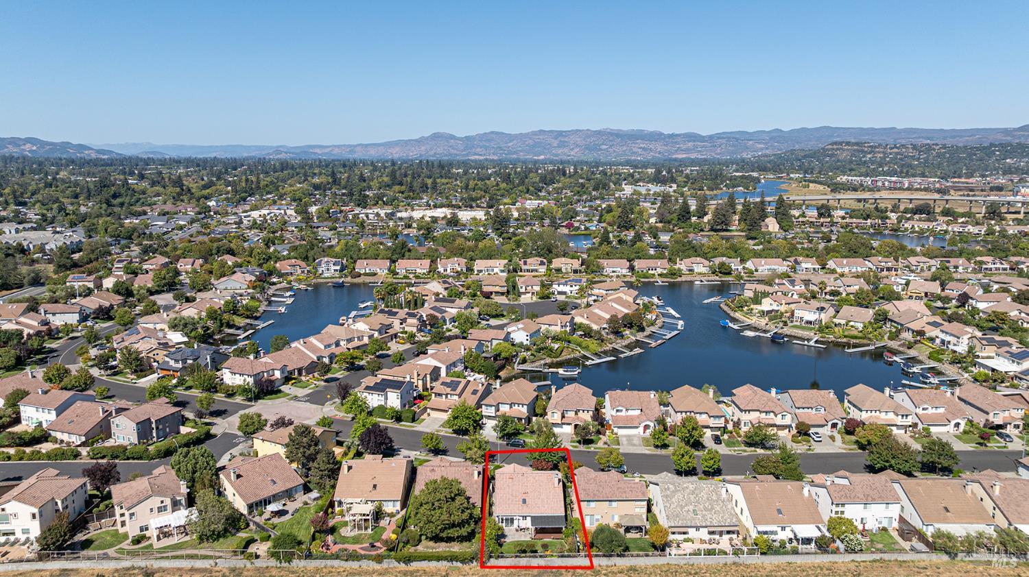 Detail Gallery Image 3 of 50 For 91 S Newport Dr, Napa,  CA 94559 - 3 Beds | 2 Baths