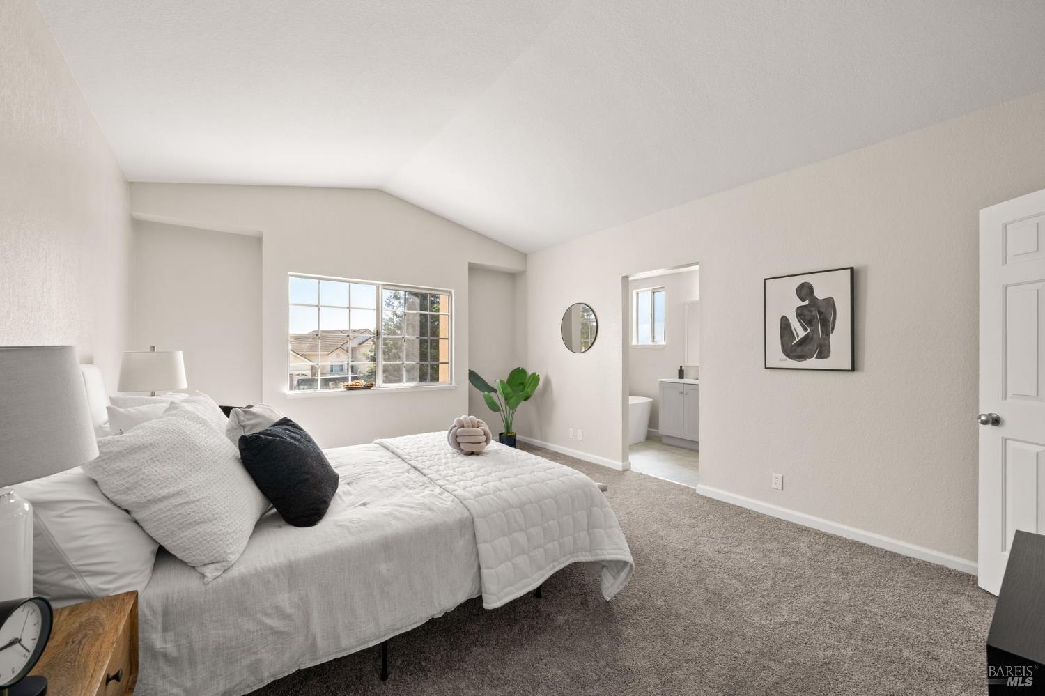 Detail Gallery Image 21 of 41 For 2921 Willow Ct, Fairfield,  CA 94533 - 3 Beds | 3 Baths