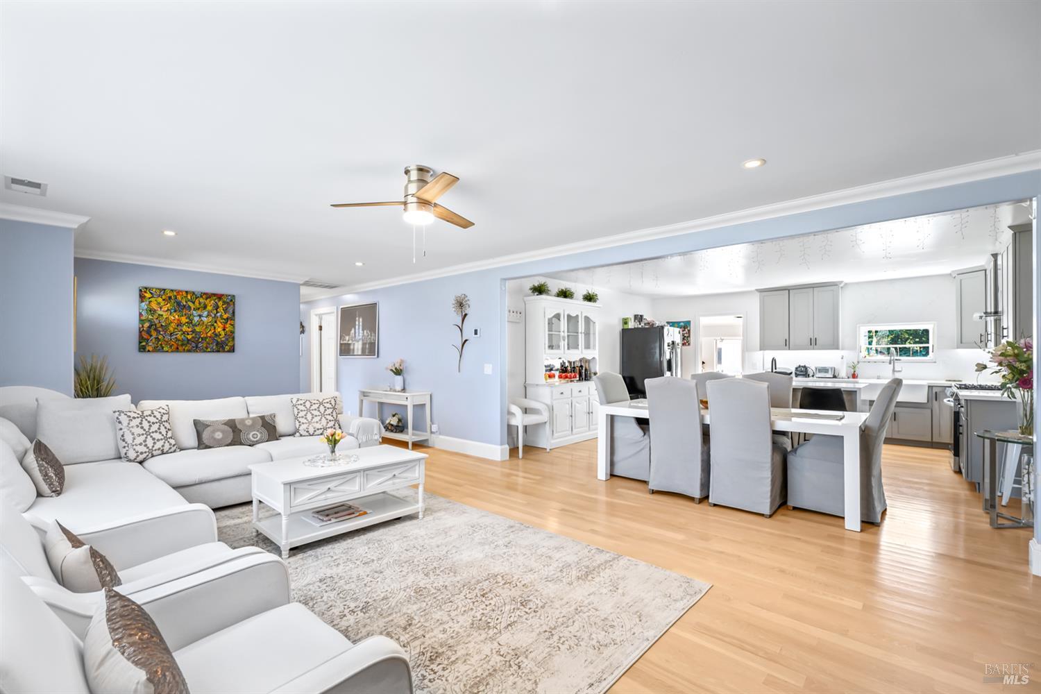 Detail Gallery Image 8 of 51 For 2131 W Pueblo Ave, Napa,  CA 94558 - 3 Beds | 2 Baths