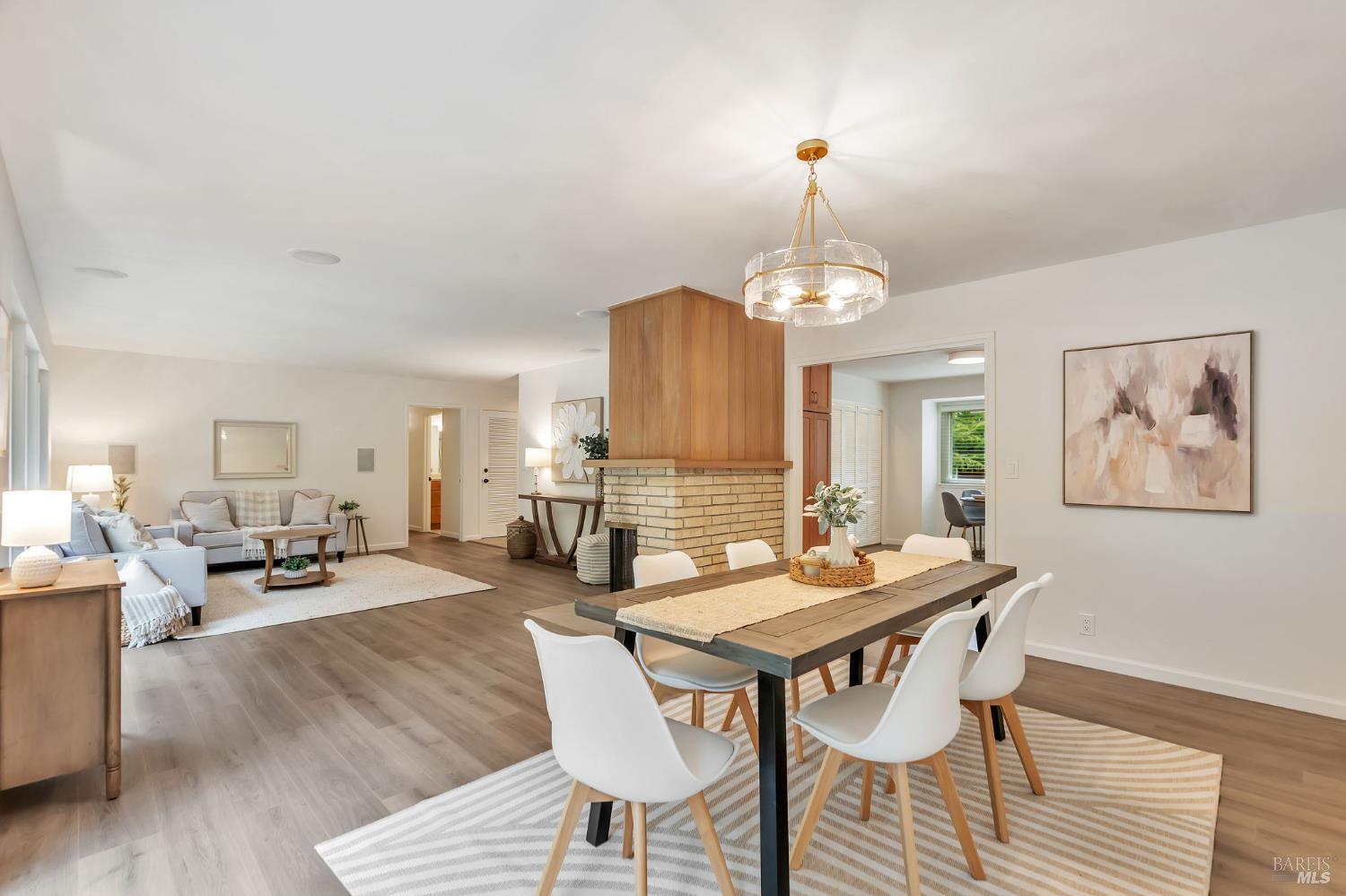 Detail Gallery Image 13 of 41 For 8 Riviera Pl, San Rafael,  CA 94901 - 3 Beds | 2 Baths