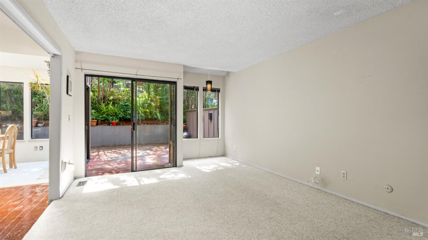 Detail Gallery Image 16 of 41 For 16 Elegant Tern Rd, Novato,  CA 94949 - 3 Beds | 2/1 Baths