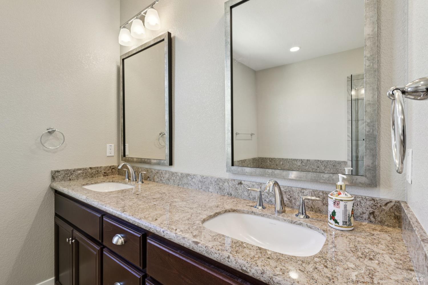 Detail Gallery Image 15 of 33 For 5342 Kelliann Pl, Rohnert Park,  CA 94928 - 4 Beds | 3 Baths