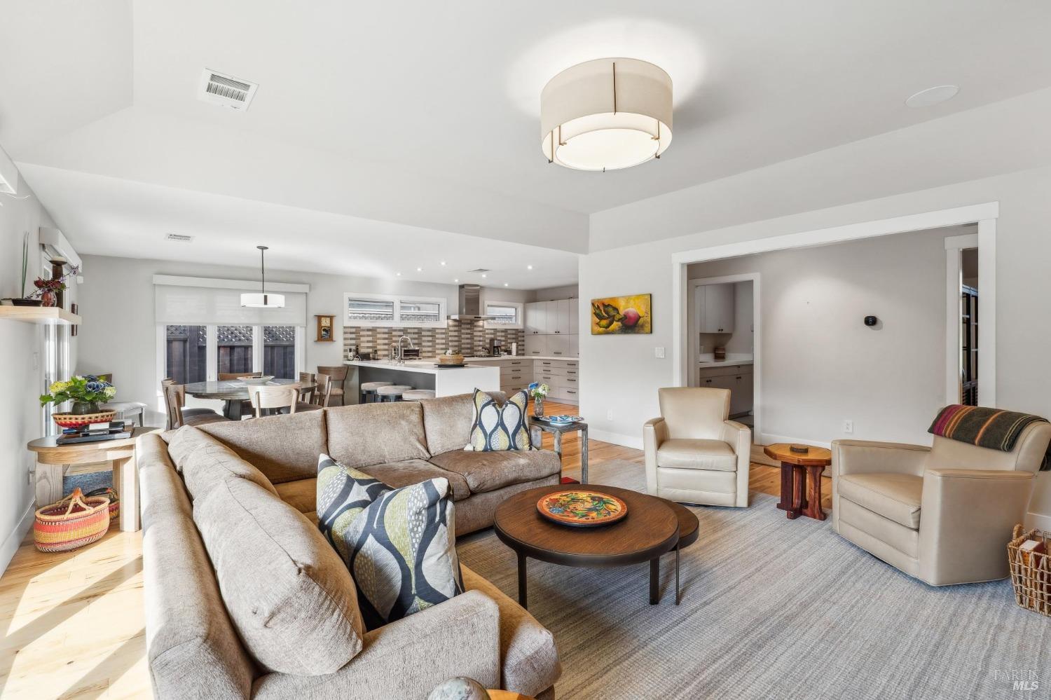 Detail Gallery Image 7 of 31 For 1554 Centennial Cir, Calistoga,  CA 94515 - 3 Beds | 2/1 Baths
