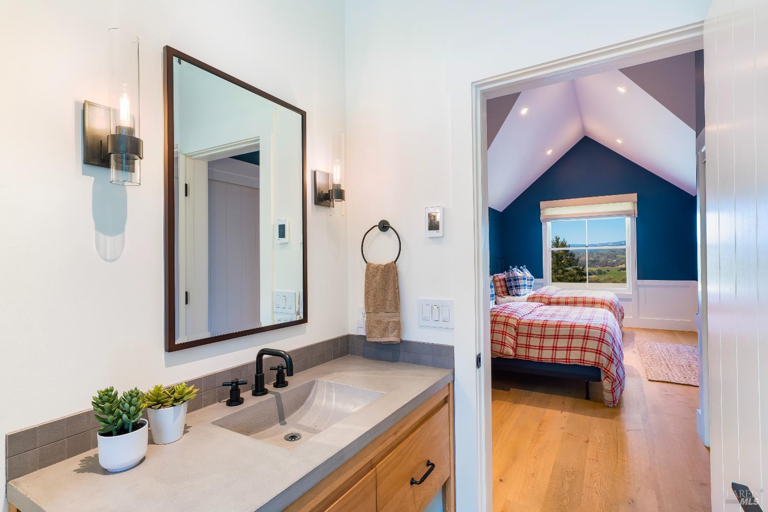 Detail Gallery Image 29 of 55 For 6317 W Dry Creek Rd, Healdsburg,  CA 95448 - 3 Beds | 3/1 Baths