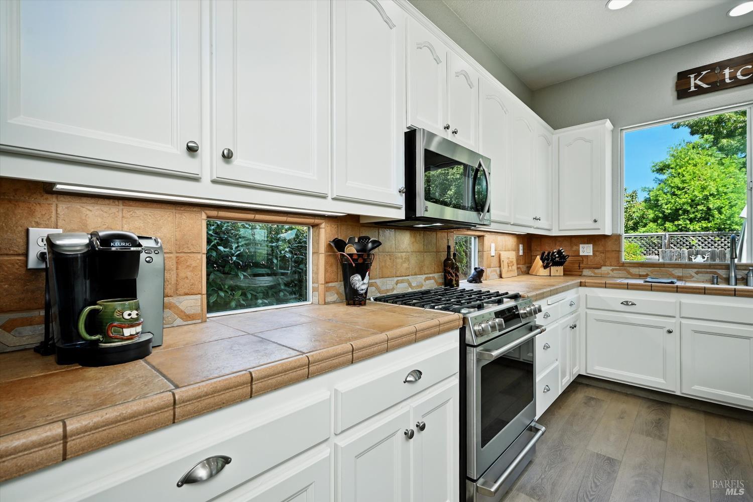 Detail Gallery Image 10 of 32 For 462 Riesling St, Cloverdale,  CA 95425 - 3 Beds | 2 Baths