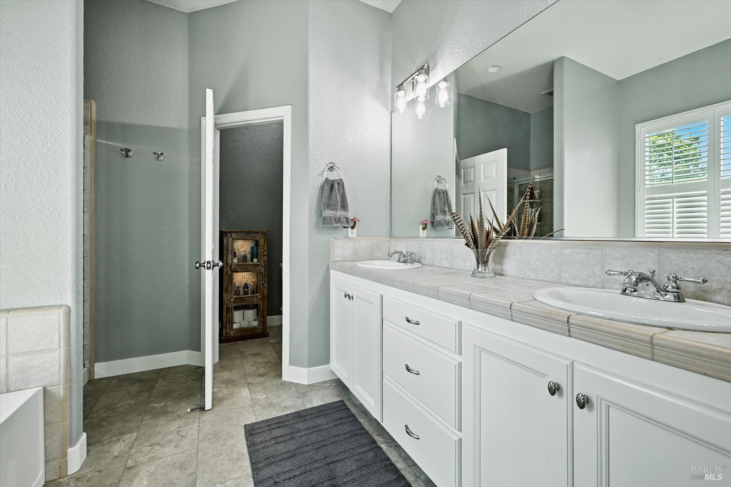 Detail Gallery Image 15 of 32 For 462 Riesling St, Cloverdale,  CA 95425 - 3 Beds | 2 Baths