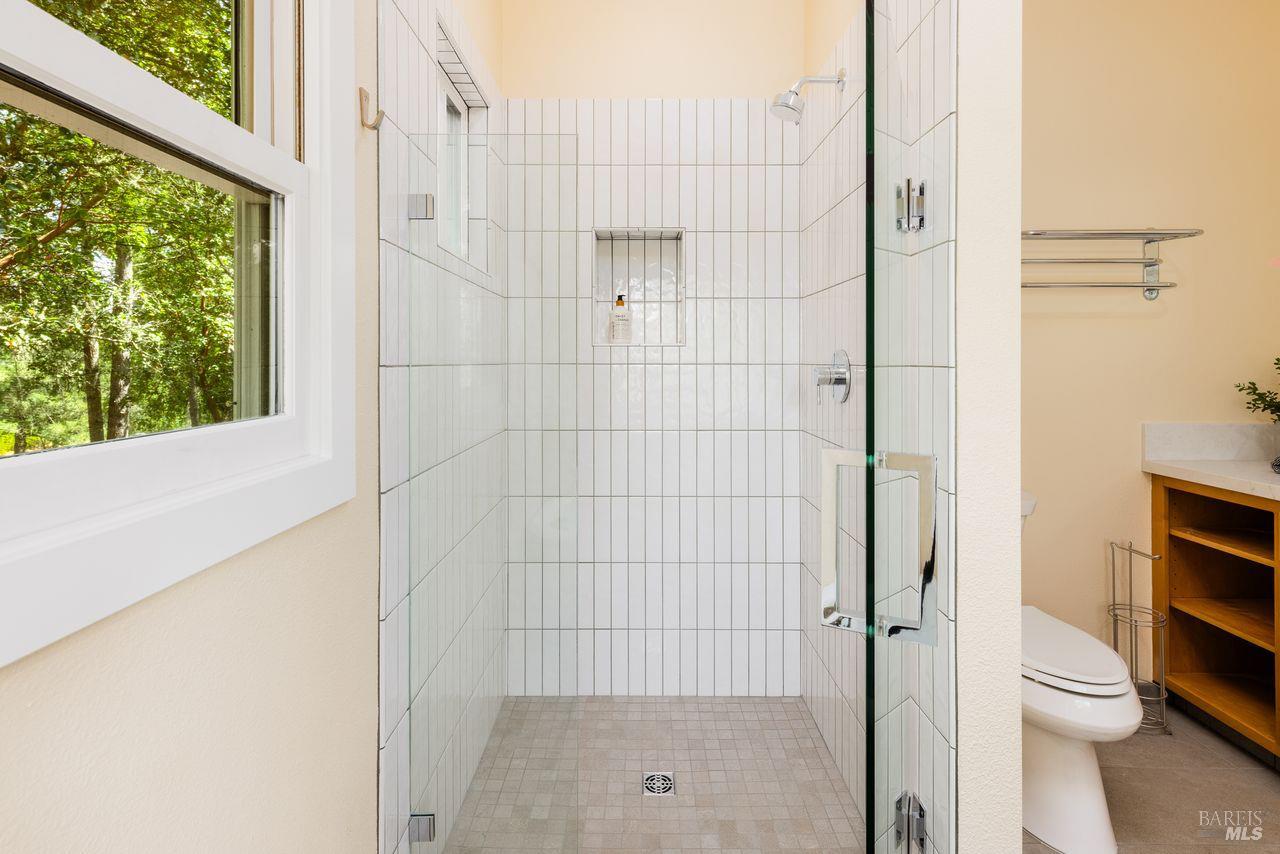 Detail Gallery Image 18 of 33 For 1988 Jameson Rd, Healdsburg,  CA 95448 - 3 Beds | 2 Baths