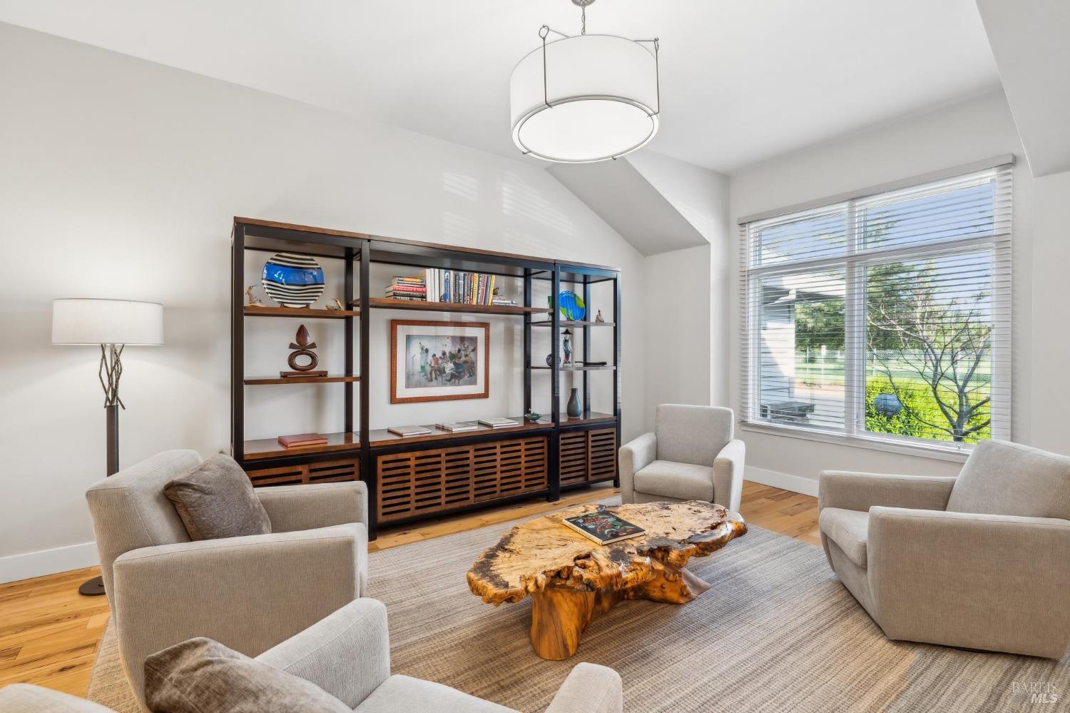 Detail Gallery Image 4 of 31 For 1554 Centennial Cir, Calistoga,  CA 94515 - 3 Beds | 2/1 Baths
