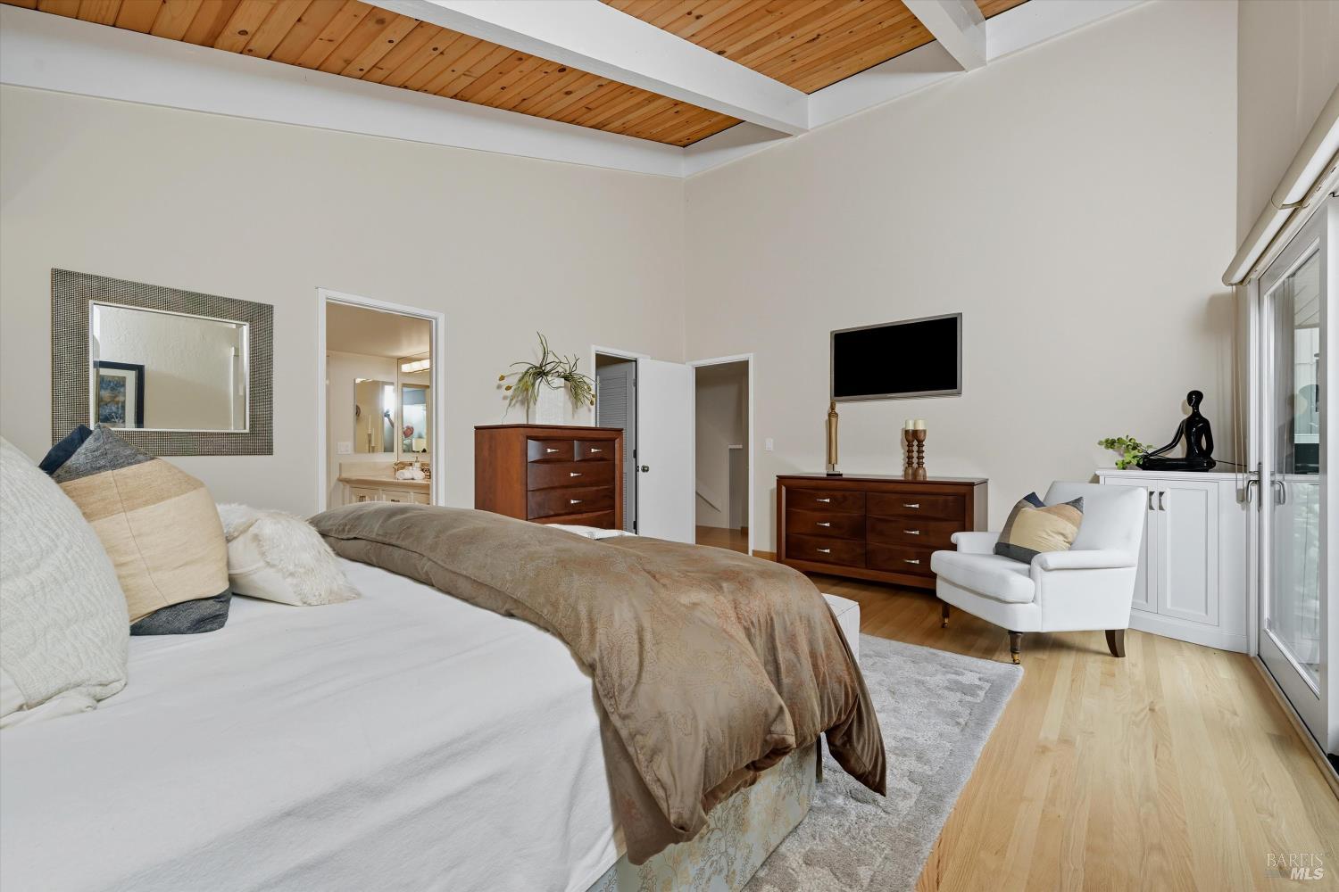 Detail Gallery Image 42 of 54 For 523 Westgate Dr, Napa,  CA 94558 - 3 Beds | 2/1 Baths