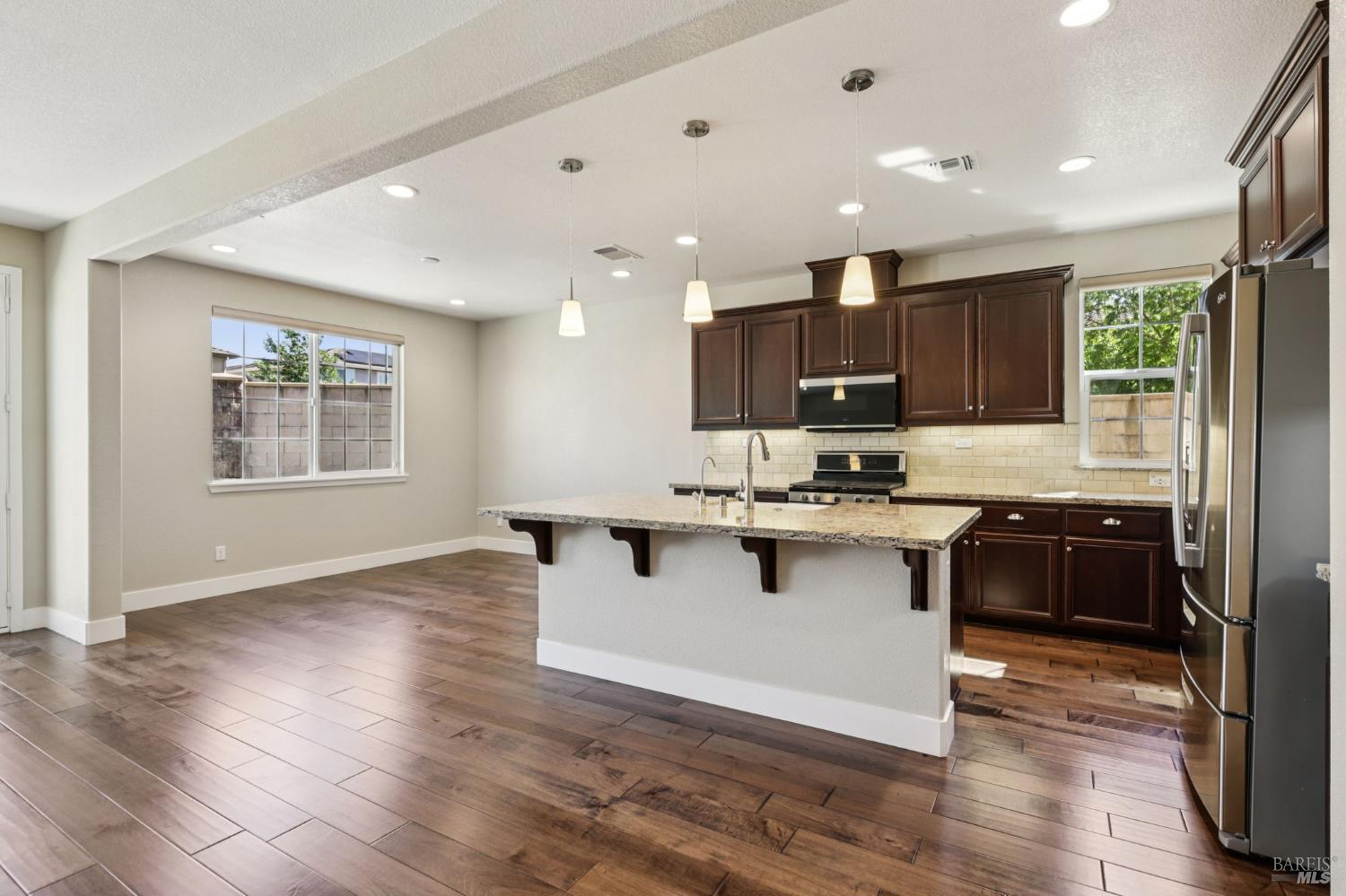 Detail Gallery Image 3 of 33 For 5342 Kelliann Pl, Rohnert Park,  CA 94928 - 4 Beds | 3 Baths