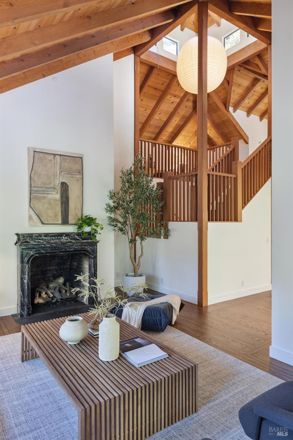 Detail Gallery Image 16 of 91 For 28 Marsh Dr, Mill Valley,  CA 94941 - 6 Beds | 4/1 Baths