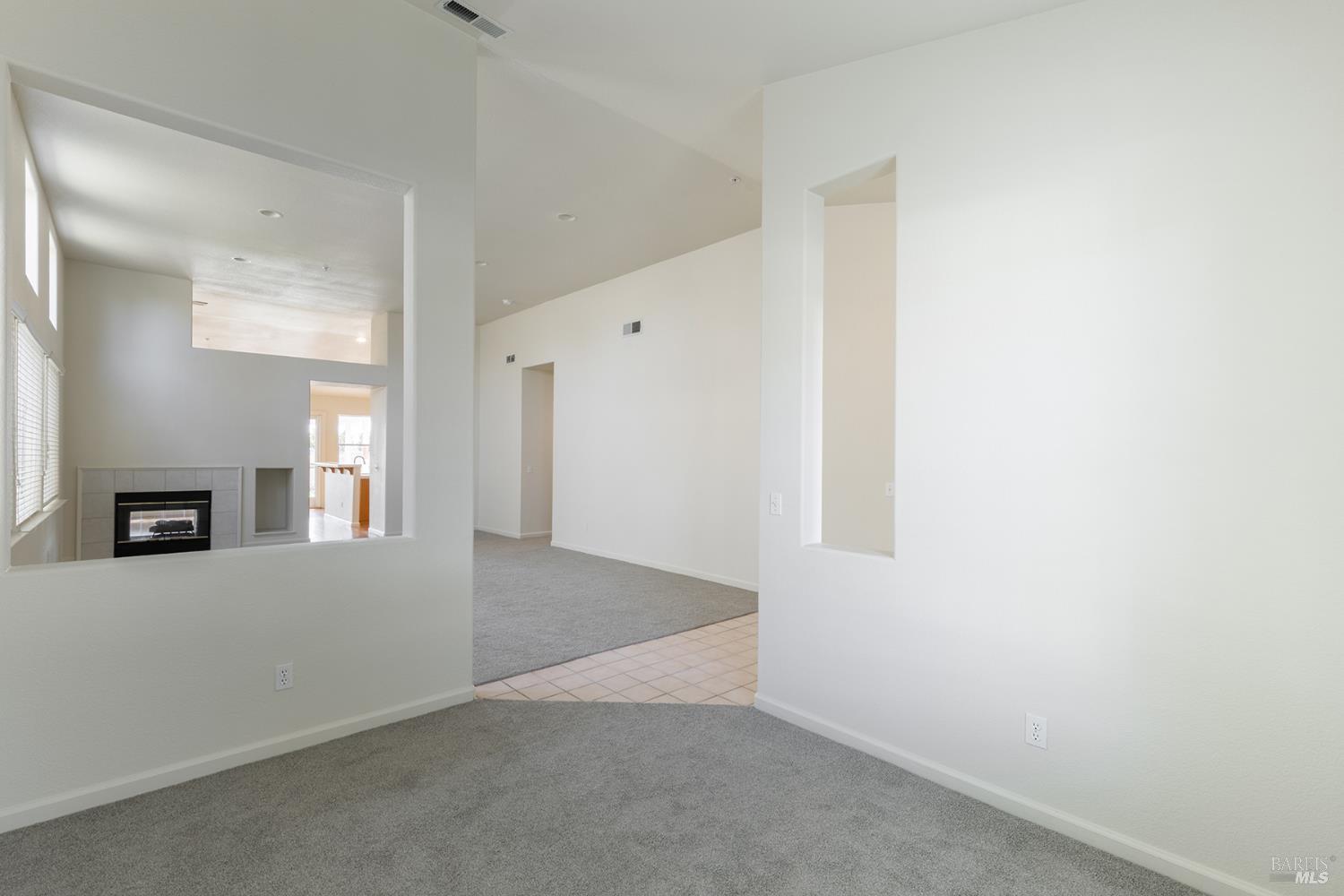 Detail Gallery Image 13 of 50 For 91 S Newport Dr, Napa,  CA 94559 - 3 Beds | 2 Baths