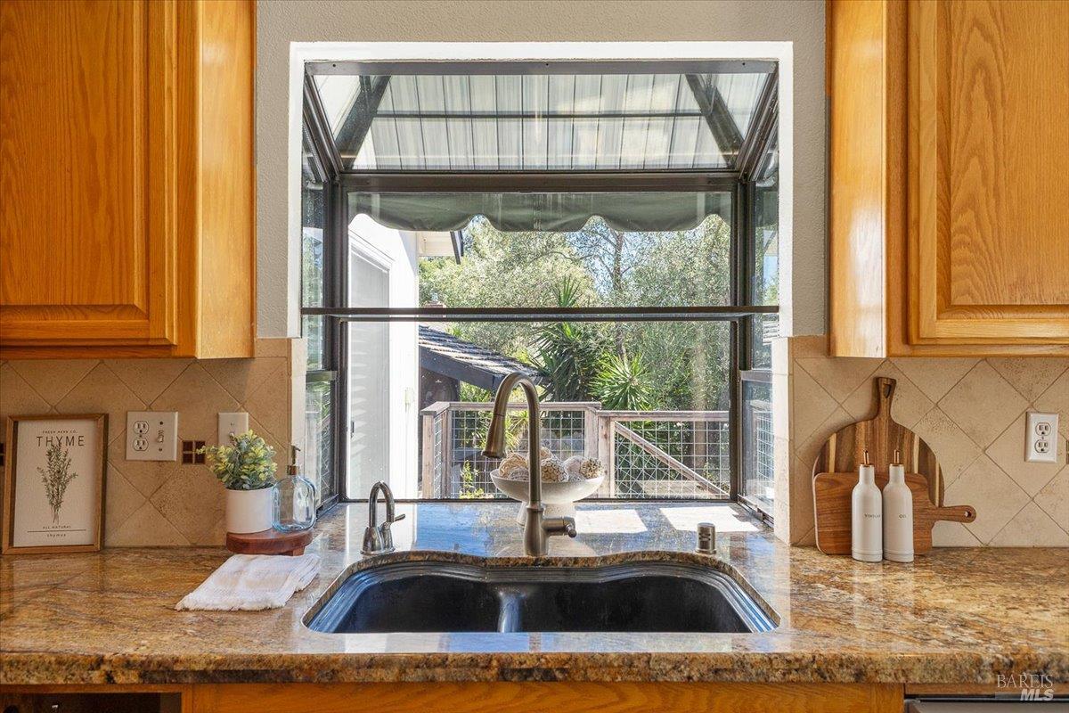 Detail Gallery Image 16 of 60 For 607 Scotland Dr, Santa Rosa,  CA 95409 - 3 Beds | 2/1 Baths