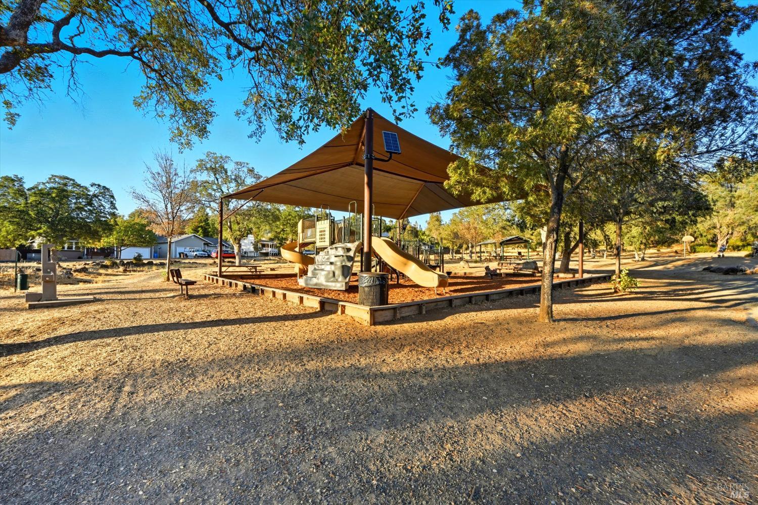 Detail Gallery Image 34 of 42 For 19231 Ravenhill Rd, Hidden Valley Lake,  CA 95467 - 3 Beds | 2 Baths