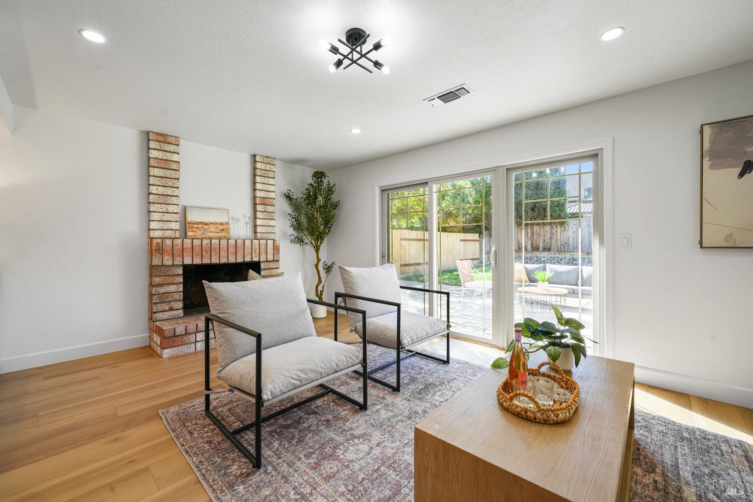 Detail Gallery Image 22 of 56 For 118 Salinas Dr, Vacaville,  CA 95688 - 4 Beds | 2/1 Baths