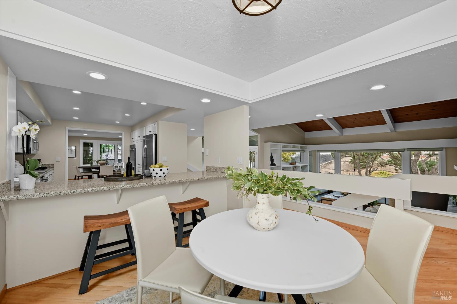 Detail Gallery Image 24 of 54 For 523 Westgate Dr, Napa,  CA 94558 - 3 Beds | 2/1 Baths