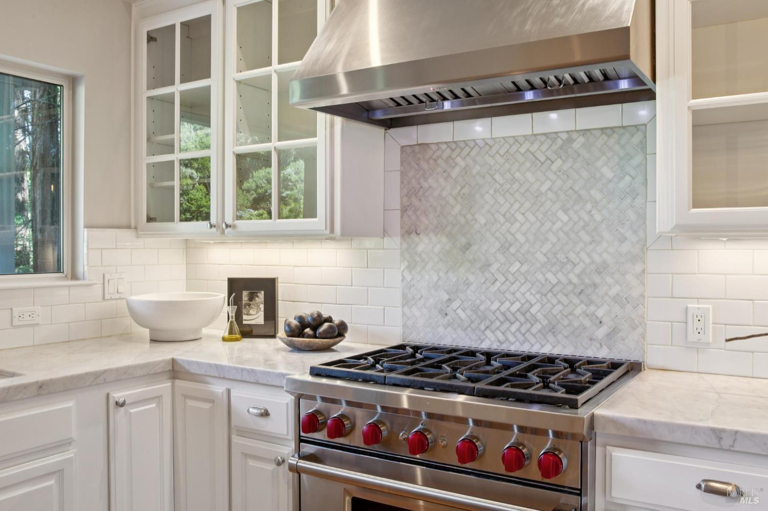 Detail Gallery Image 27 of 63 For 70 Madrone Park Cir, Mill Valley,  CA 94941 - 4 Beds | 2/1 Baths