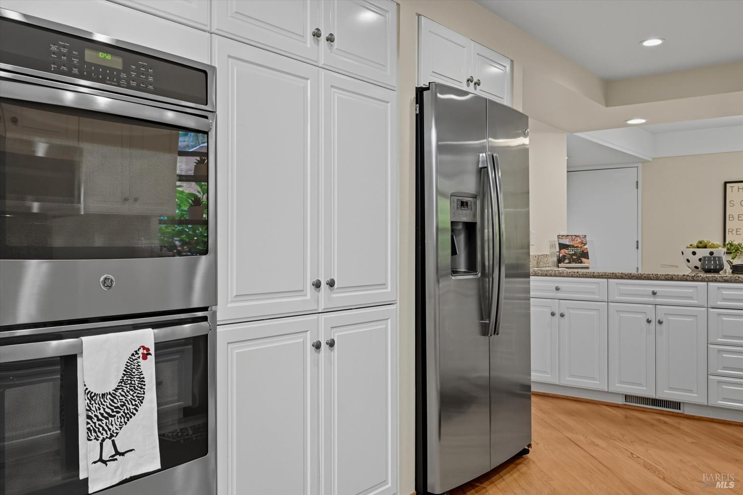 Detail Gallery Image 21 of 54 For 523 Westgate Dr, Napa,  CA 94558 - 3 Beds | 2/1 Baths