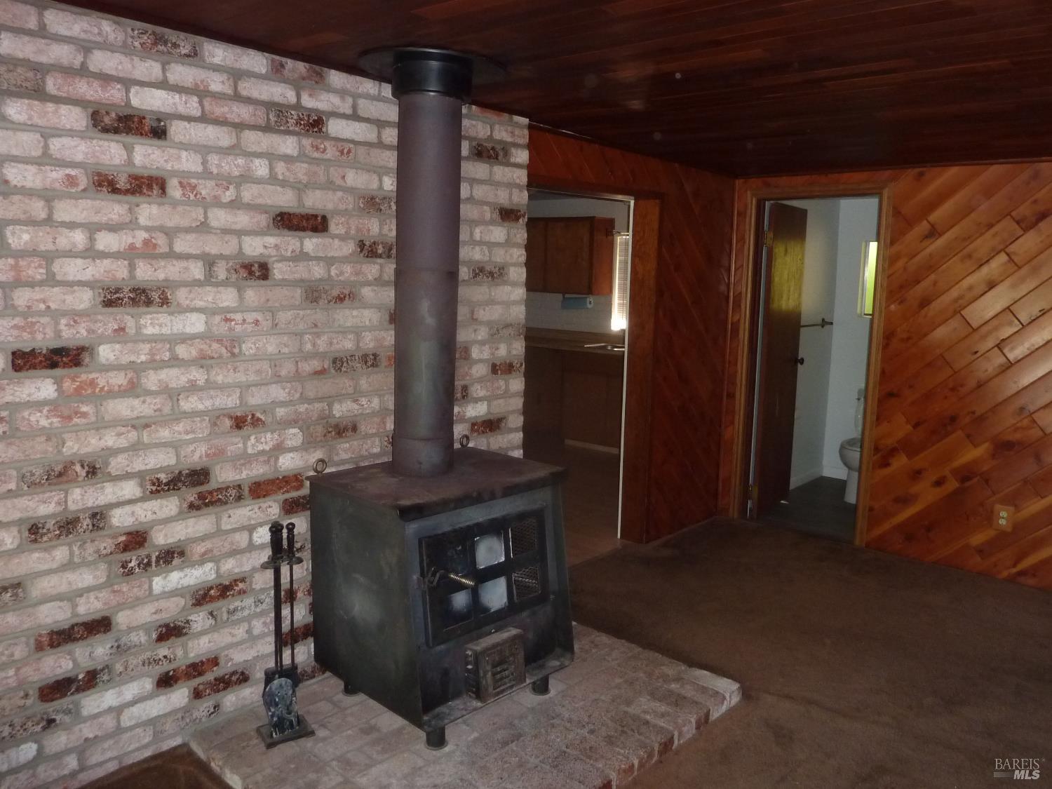 Detail Gallery Image 9 of 31 For 548 Milani Dr, Ukiah,  CA 95482 - 2 Beds | 1 Baths