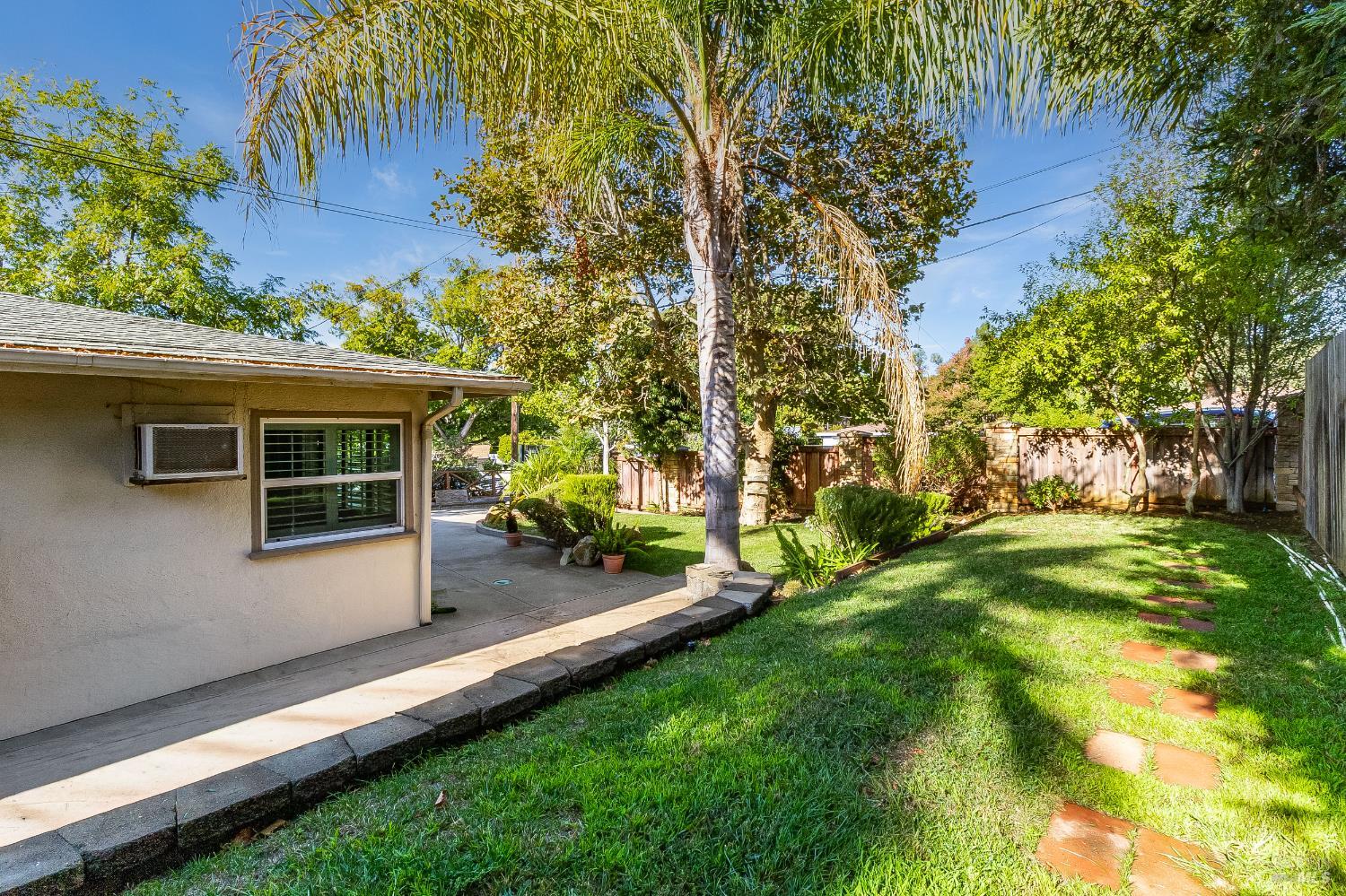 Detail Gallery Image 15 of 63 For 30 Goree Ct, Martinez,  CA 94553 - 3 Beds | 2 Baths