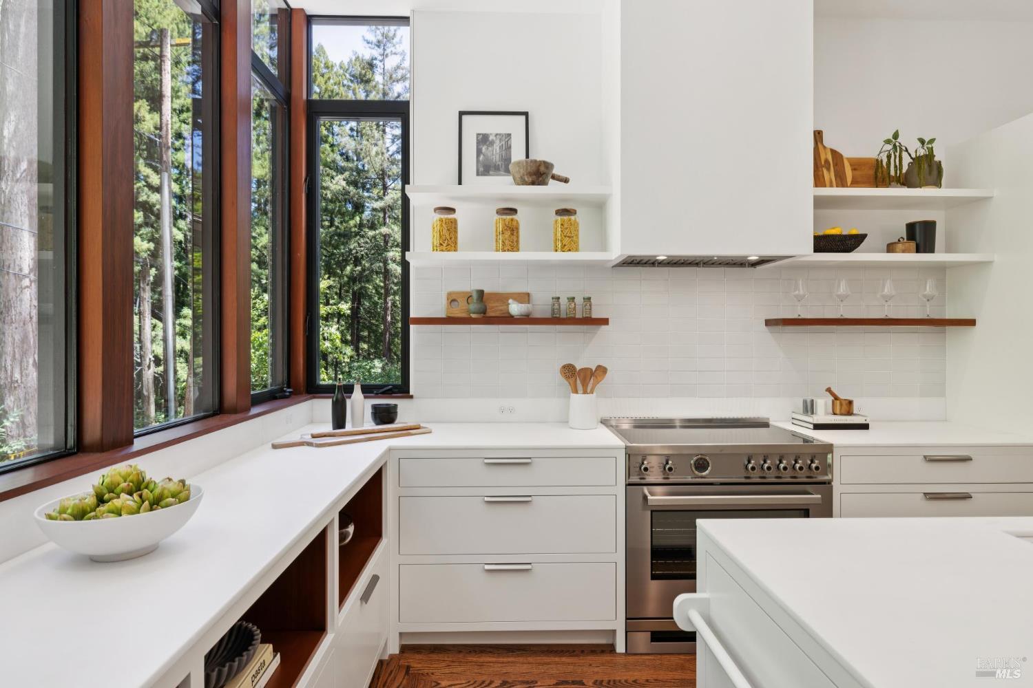 Detail Gallery Image 23 of 91 For 28 Marsh Dr, Mill Valley,  CA 94941 - 6 Beds | 4/1 Baths