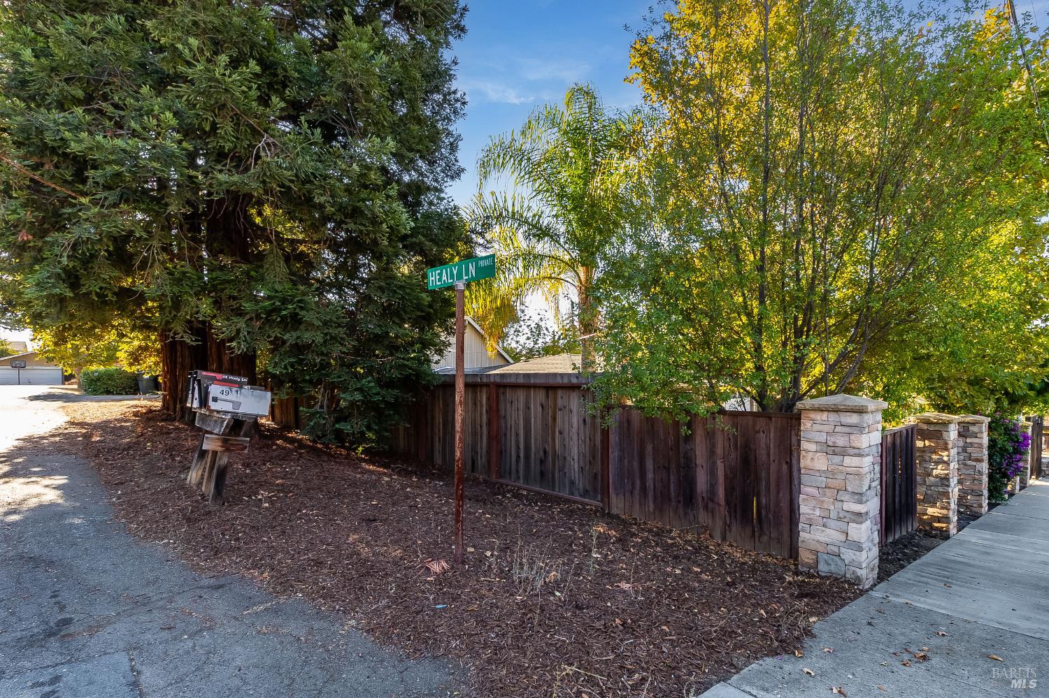 Detail Gallery Image 4 of 63 For 30 Goree Ct, Martinez,  CA 94553 - 3 Beds | 2 Baths