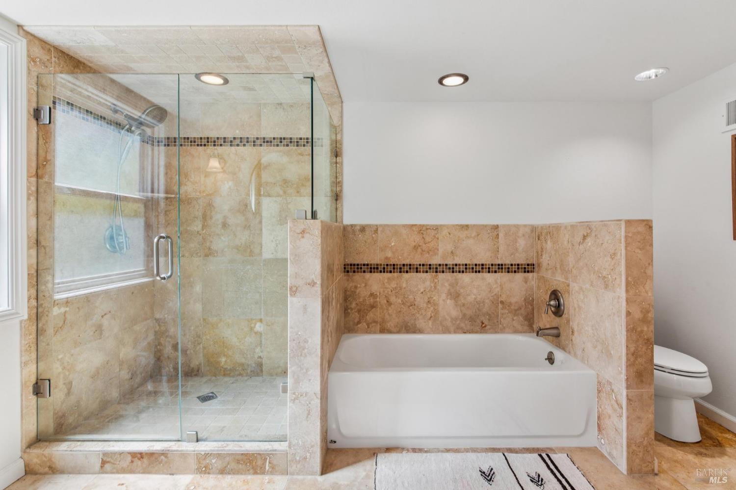Detail Gallery Image 17 of 21 For 135 H St, San Rafael,  CA 94901 - 3 Beds | 2 Baths