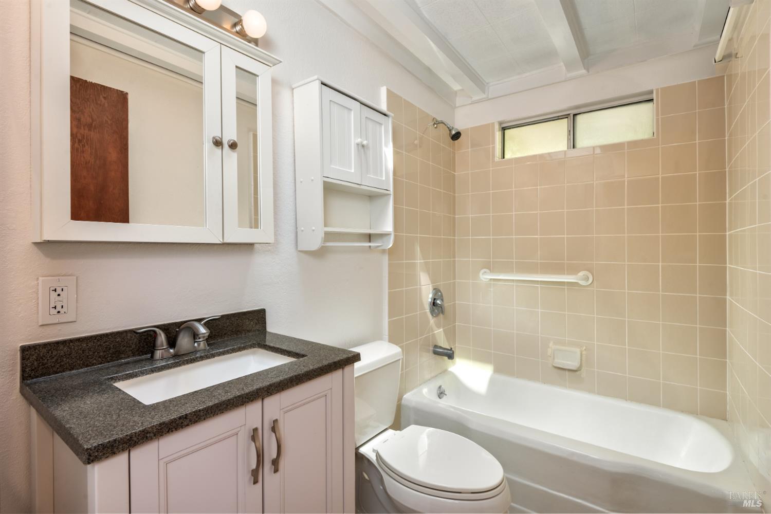 Detail Gallery Image 20 of 30 For 325 Lomitas Ln, Santa Rosa,  CA 95404 - 2 Beds | 1 Baths