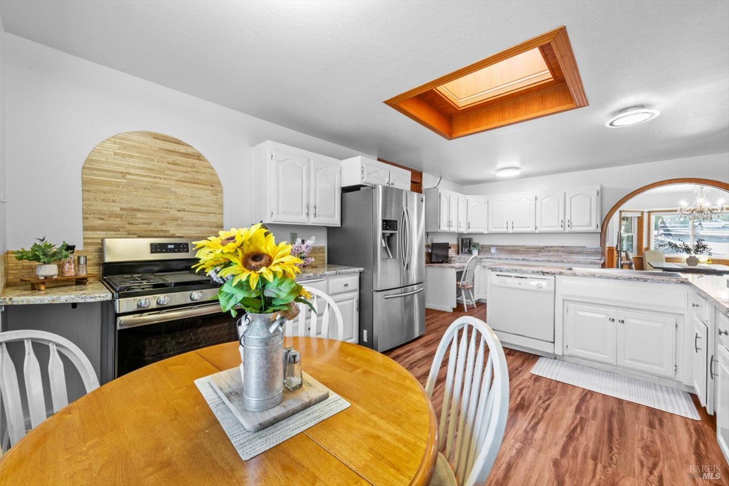 Detail Gallery Image 11 of 99 For 4265 Summerwood Ct, Vacaville,  CA 95688 - 4 Beds | 3/1 Baths