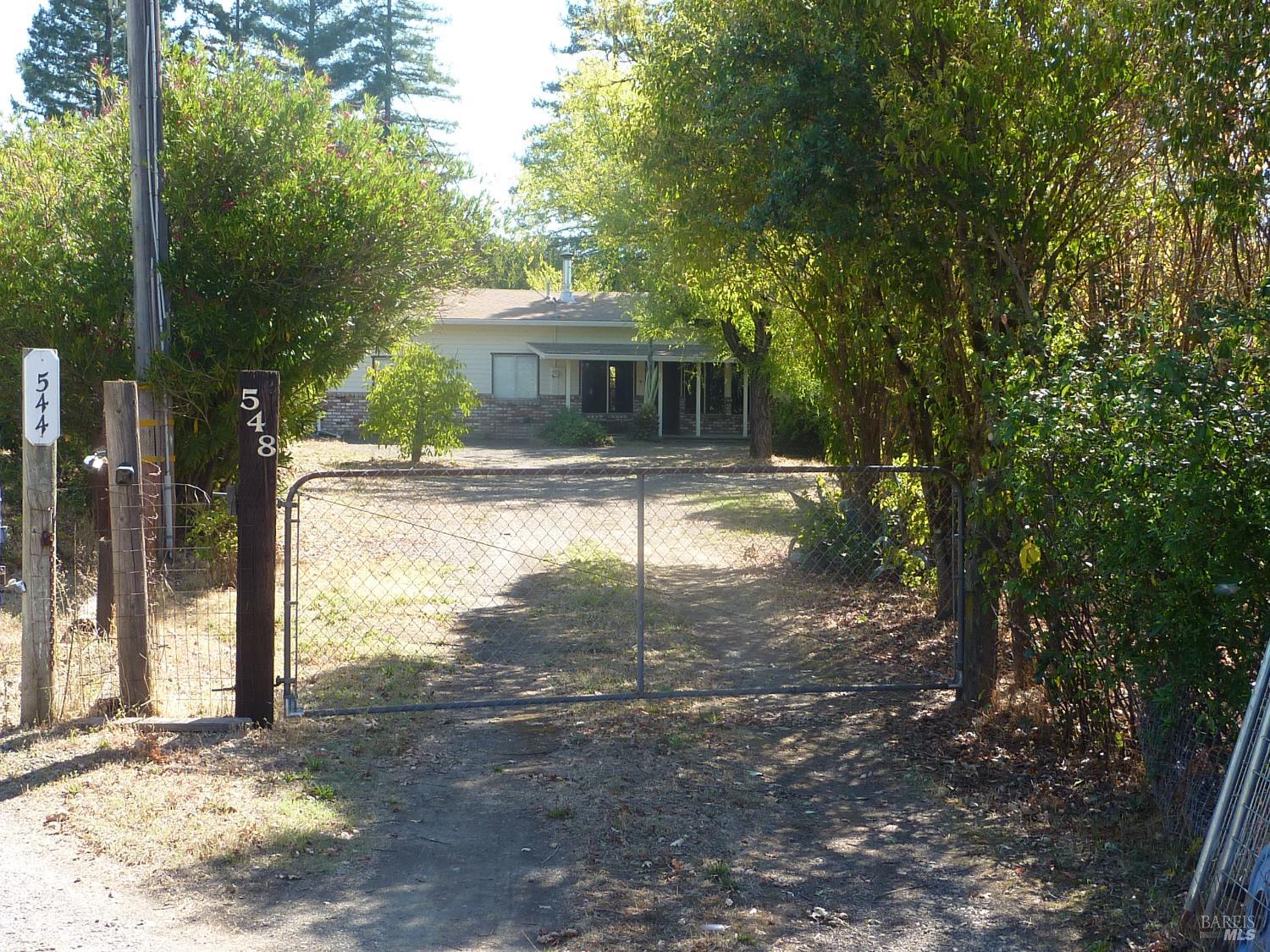 Detail Gallery Image 1 of 31 For 548 Milani Dr, Ukiah,  CA 95482 - 2 Beds | 1 Baths