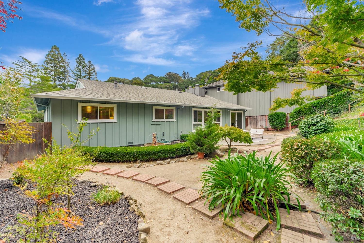 Detail Gallery Image 30 of 41 For 8 Riviera Pl, San Rafael,  CA 94901 - 3 Beds | 2 Baths