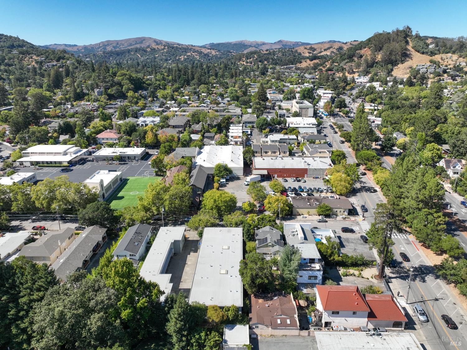 Detail Gallery Image 5 of 27 For 19 Belle Ave, San Anselmo,  CA 94960 - – Beds | – Baths