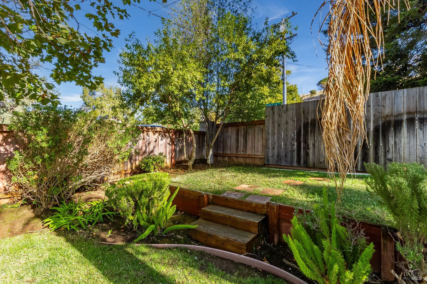 Detail Gallery Image 12 of 63 For 30 Goree Ct, Martinez,  CA 94553 - 3 Beds | 2 Baths