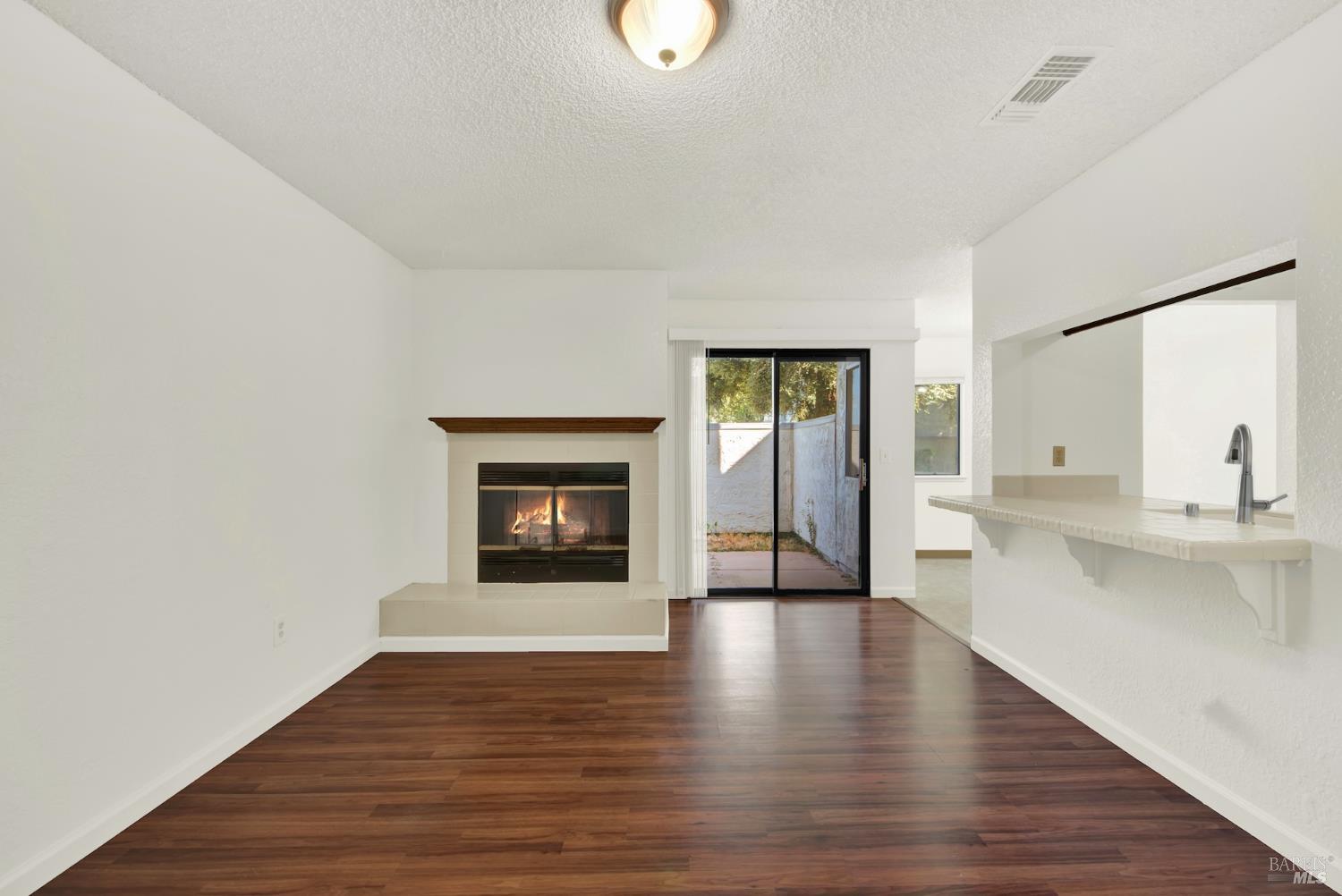 Detail Gallery Image 10 of 42 For 225 Pennsylvania Ave #B5,  Fairfield,  CA 94533 - 2 Beds | 2 Baths