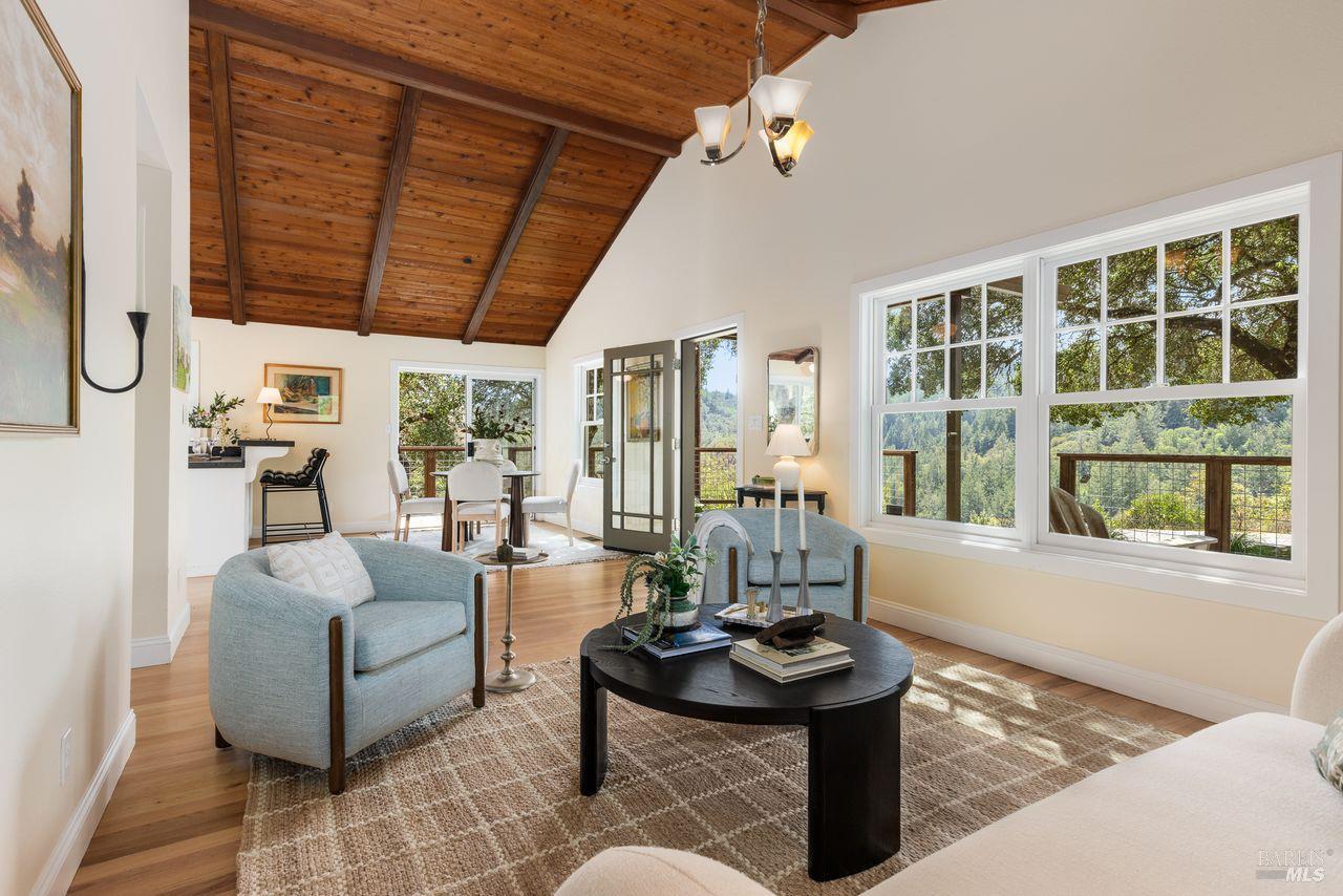 Detail Gallery Image 11 of 33 For 1988 Jameson Rd, Healdsburg,  CA 95448 - 3 Beds | 2 Baths