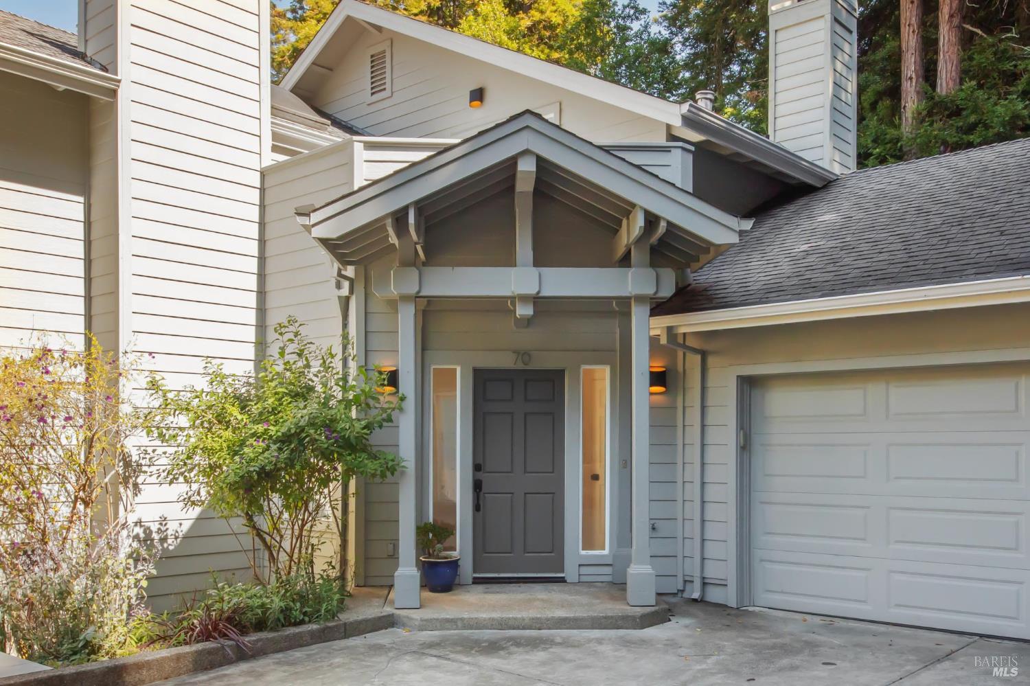 Detail Gallery Image 2 of 63 For 70 Madrone Park Cir, Mill Valley,  CA 94941 - 4 Beds | 2/1 Baths