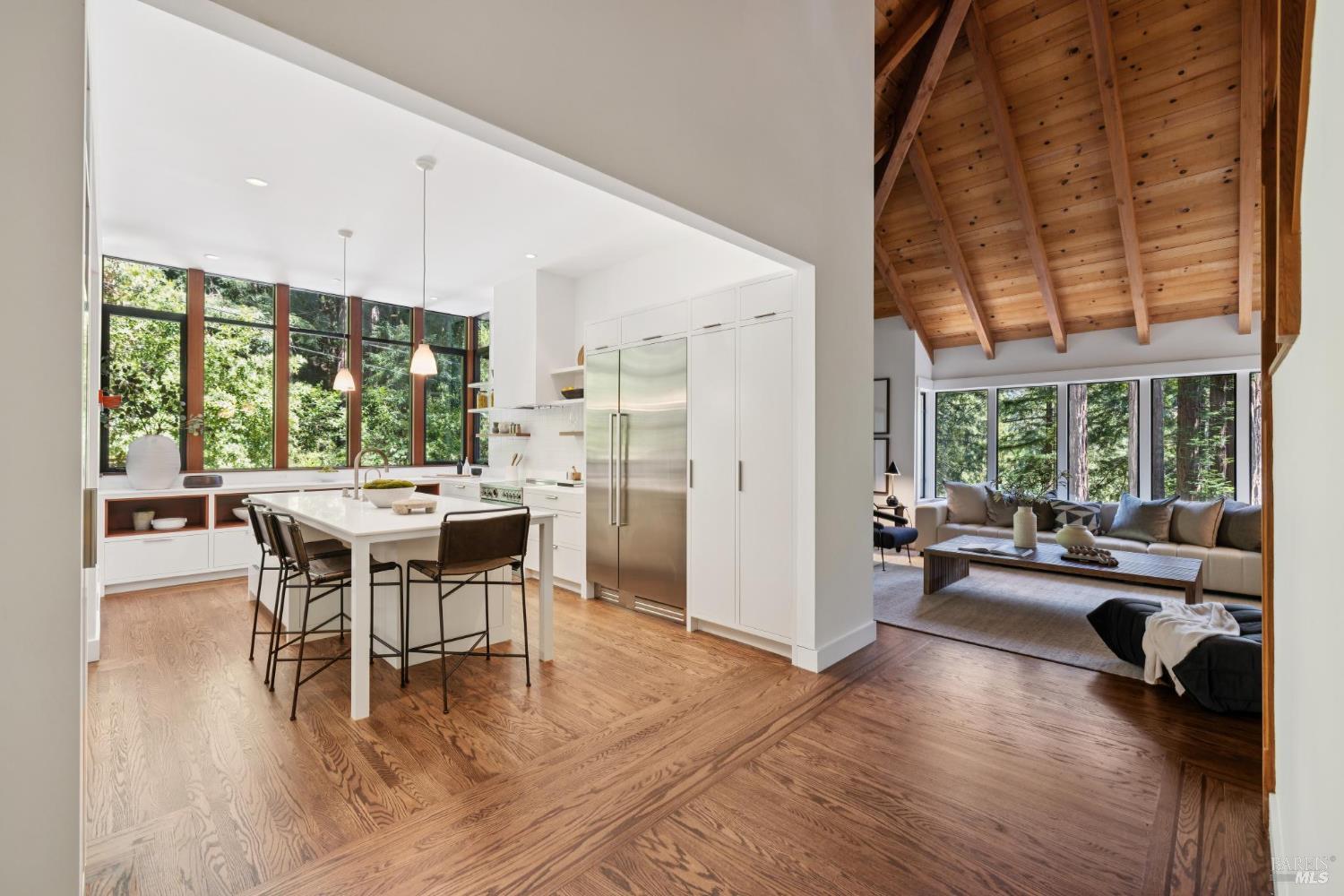Detail Gallery Image 17 of 91 For 28 Marsh Dr, Mill Valley,  CA 94941 - 6 Beds | 4/1 Baths