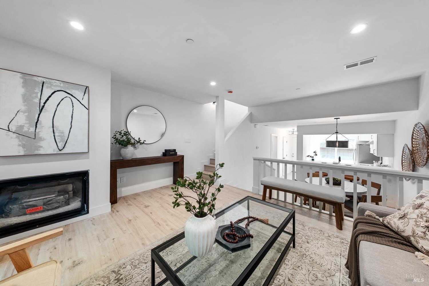 Detail Gallery Image 40 of 47 For 4 Ace Ct, Fairfax,  CA 94930 - 2 Beds | 2/1 Baths